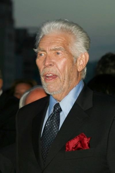 LRS-046965-James-Coburn-400x600.jpg