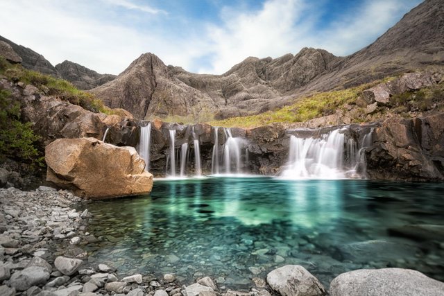 fairy-pools-isle-of-skye-scotland-extreme-thing-for-outdoor-holiday-adventure-9.jpg