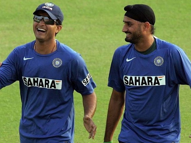 sourav-ganguly-harbhajan-singh-afp_806x605_51511250974.jpg