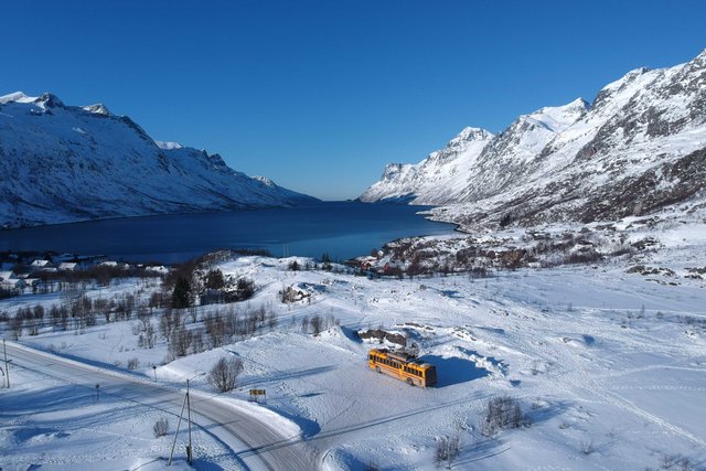 bus esfjord winter.jpg