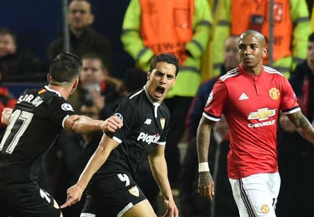 wissam-ben-yedder-ashley-young-sevilla-man-utd-13032018_kul7qqkrlker1mfmavnshwhl8.jpg