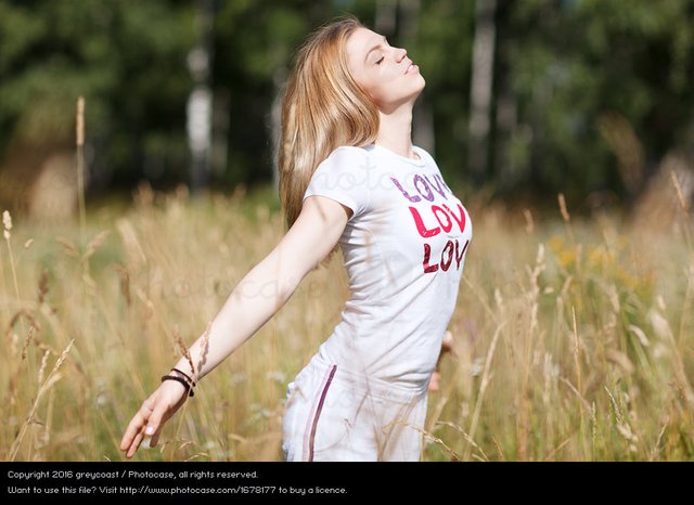 1678177-young-beautiful-girl-in-love-human-being-woman-nature-photocase-stock-photo-large.jpeg