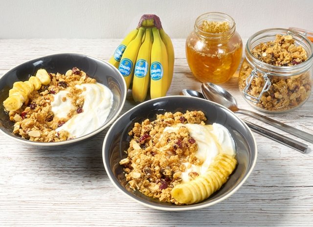 recipies_RE07_dm_0048_Chiquita_Mini_Banana_with_Yoghurt_and_No_Bake_Granola_3.jpg
