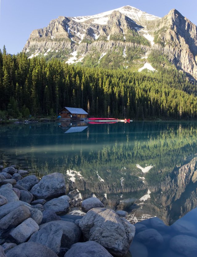 P6240254-boathouse-lake-louise.jpg