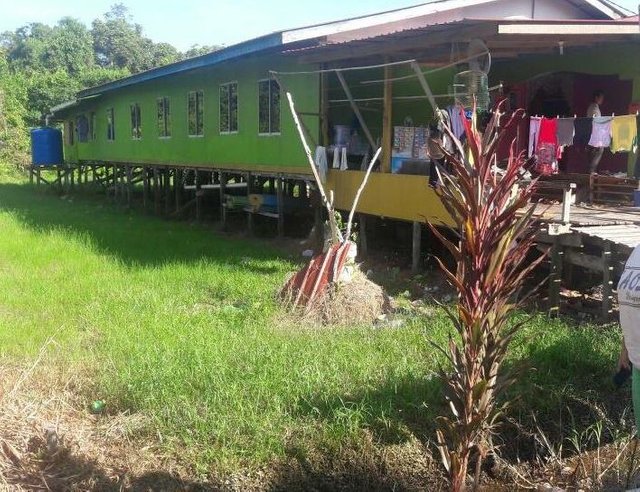The only longhouse of the Melanau available at Kg. Pantray in Daro.jpg