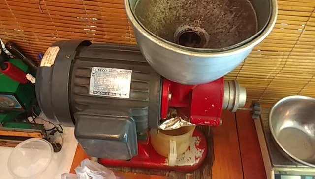 coffee grinder.jpg