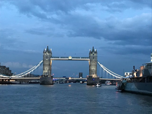 TOWER BRIDGE.JPG