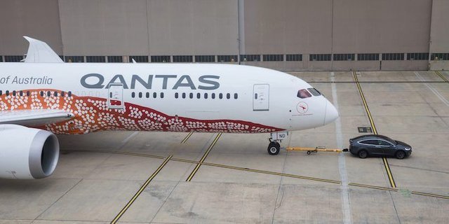 tesla_qantas-tow-e1526376436868.jpg