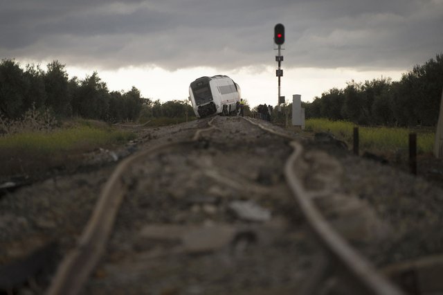 A derailed train.jpg