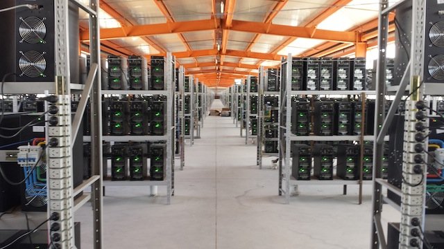 Bitcoin-mining-farm-in-China.jpg