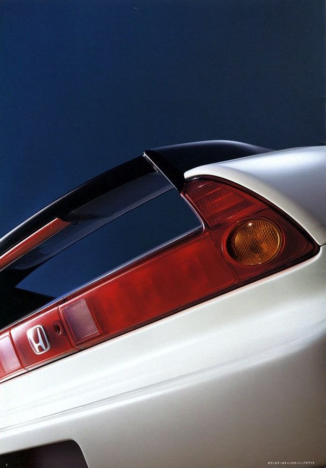 honda-nsx-r-japan-brochure-2002_7865335382_o.jpg