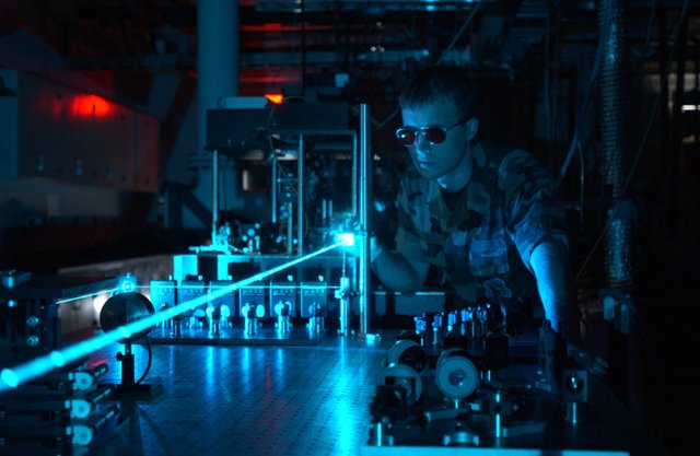 Military_laser_experiment.jpg