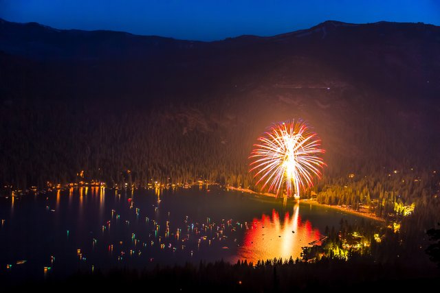 Fireworks at Donner Lake 2.jpg