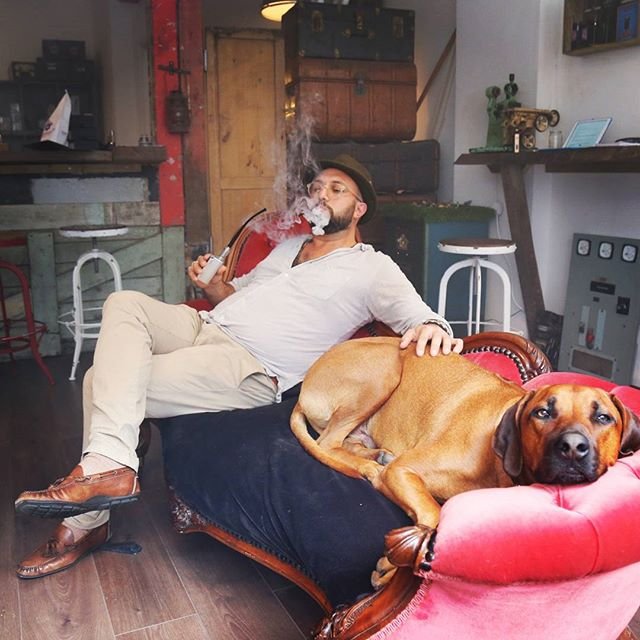 tamp coffee owner with his dog at VE richmond.jpg
