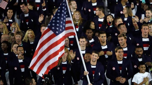 michael-phelps-opening-ceremony-rio-olympics-opening-_webf-1.jpg