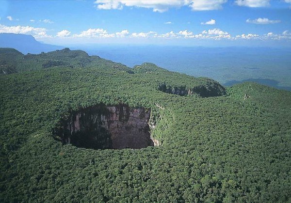 venezuela-simas-Sima-Humboldt-earth-wonder-fun-facts-lifepopper-intrigue-2.jpg