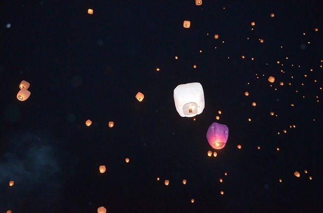 wish-lantern-2749547_640 (1).jpg