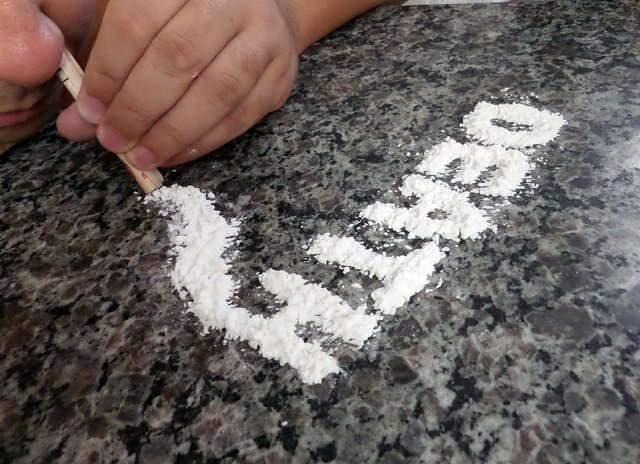 cocaine-396750_1920.jpg