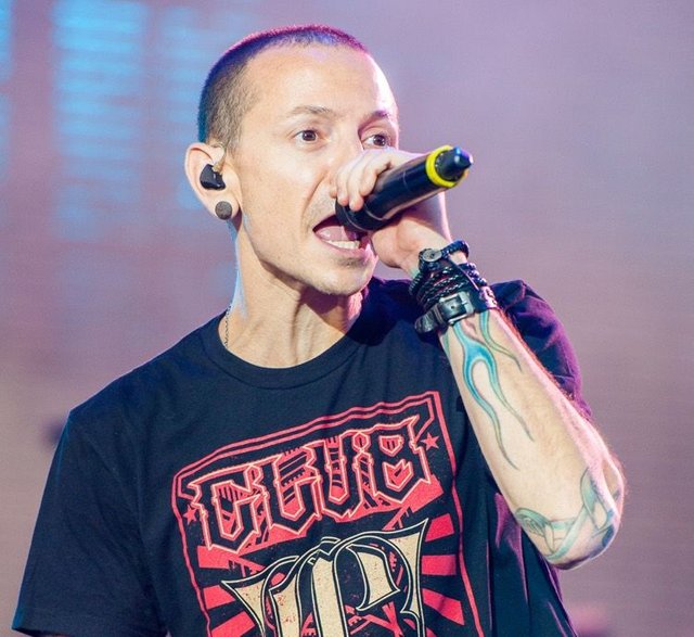 linkin_park_chester_bennington.jpg