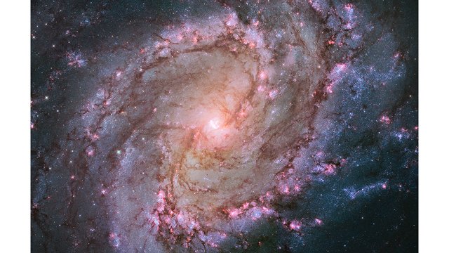 Spiral Galaxy M83.jpg