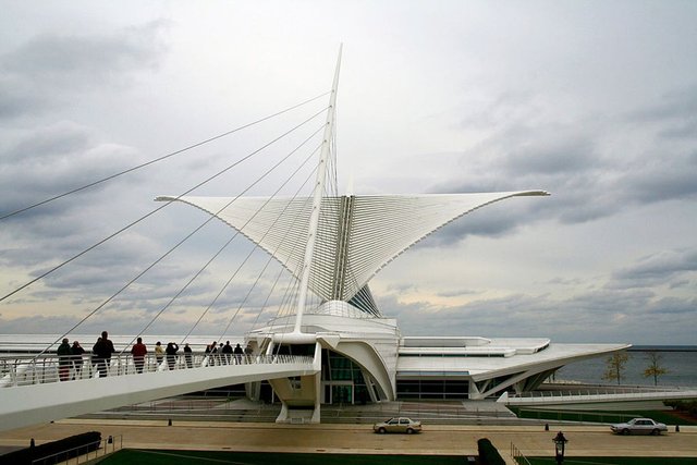 1024px-Milwaukee_Art_Museum_1_(Mulad).jpg