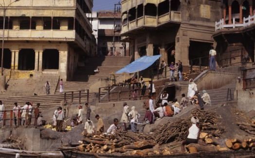 India - Varanasi - Jalasayin Ghat - Burning Ghat.jpg