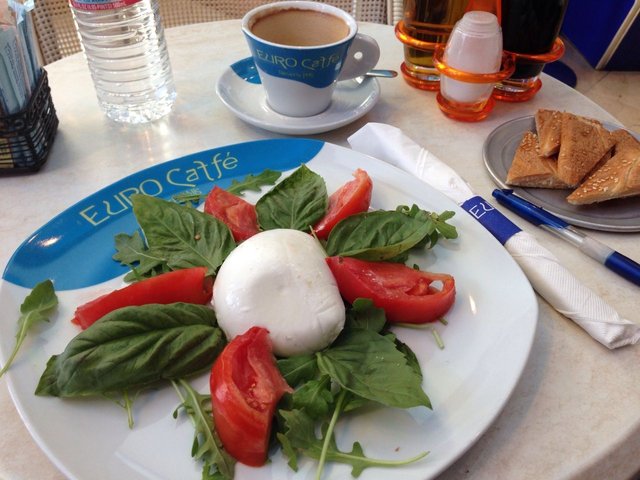 1.1381933221.euro-cafe-a-latte-and-a-caprese-salad.jpg