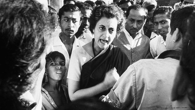 Indira-Gandhi-show.jpg