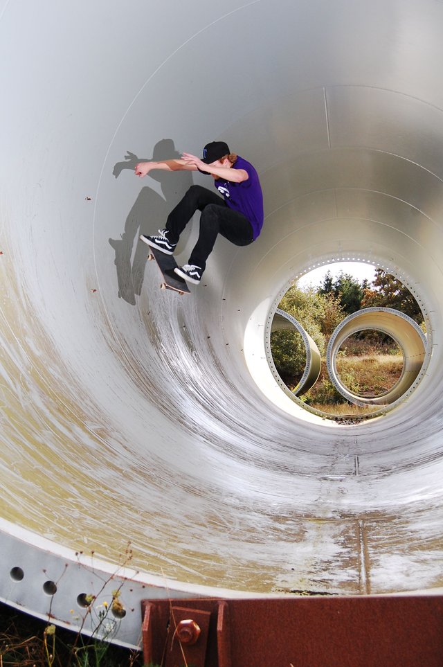 RICHIE_FS_FLIP_FULLPIPE_HIGH.JPG