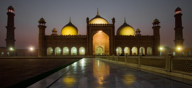 Badshahi-Mosque-864x400_c.jpg