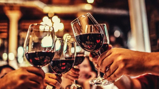toasting_wine_instants.jpg