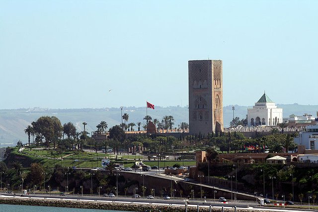 800px-Rabat_Tour_Hassan_Mausolee.jpg