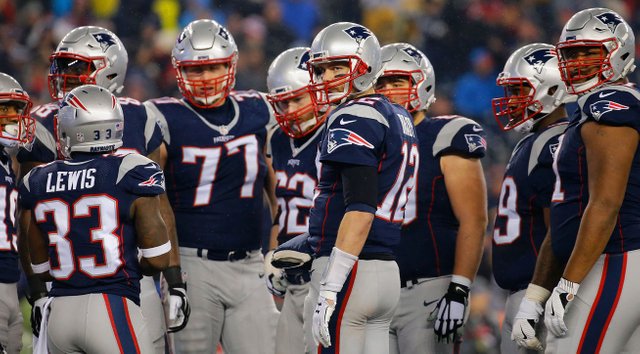 new-england-patriots-huddle.jpg