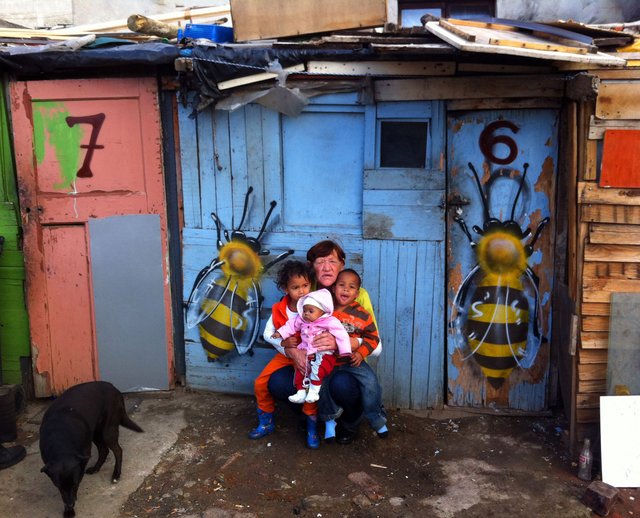 bees-ghetto-shack.jpg