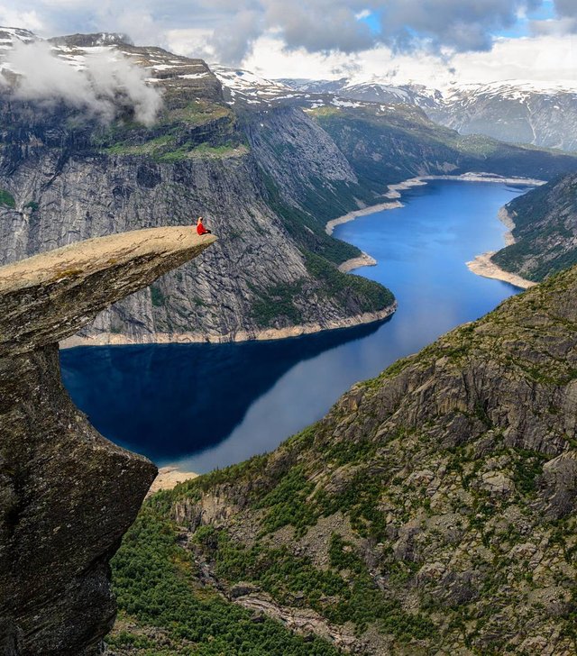 Trolltunga - Norwegia.jpg