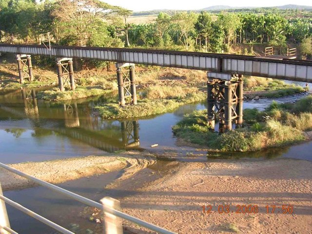 Railroad_Bridge,Kerala,India2 built by British in 1867.jpg