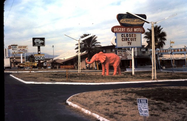Desert Isle Motel.jpg