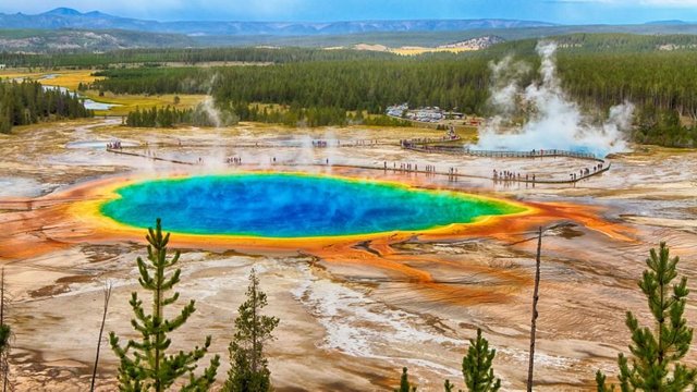 YELLOWSTONE LAKE.adapt.945.1.jpg