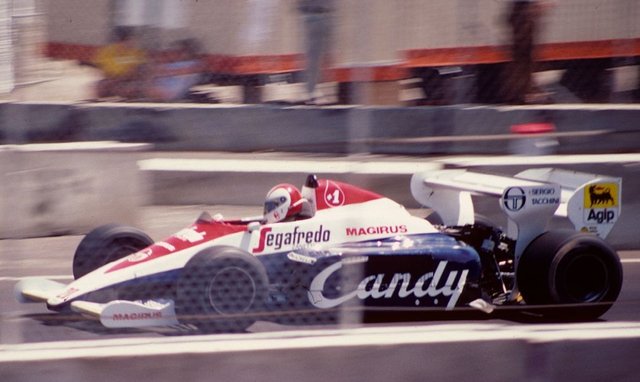 Cecotto_Toleman_TG184_1984_Dallas_F1.jpg