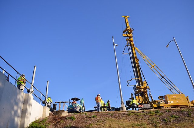 Jet_grouting-_a_surgical_approach_to_levee_work_(11357037814).jpg