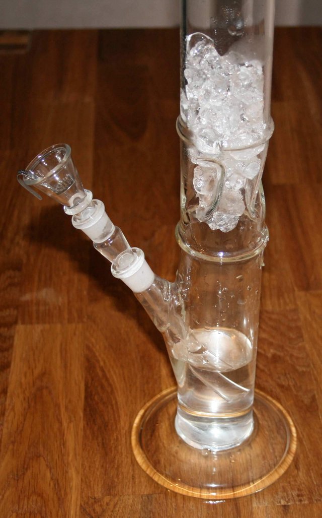 Ice_Bong.jpg