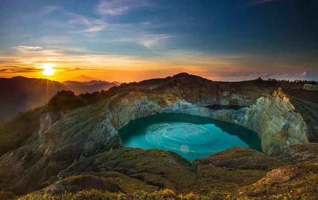 Estimasi-Biaya-Mendaki-Gunung-Kelimutu-NTT.jpg