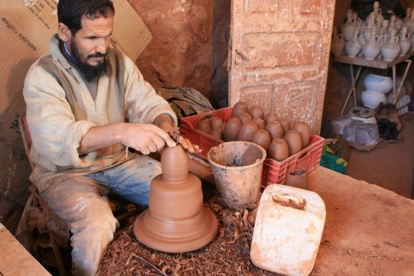Handmade-Moroccan-Pottery-from-Safi-.jpg