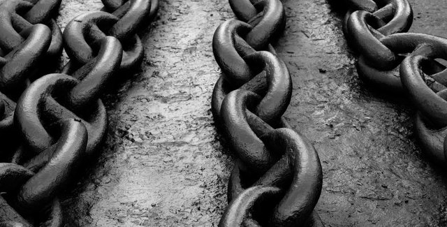 chain-links-web.jpg