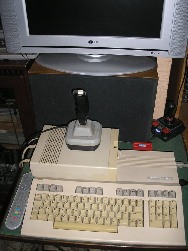 Commodore 128 disc drive.JPG