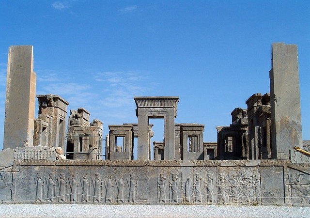 Tuesday-palace-in-Persepolis1.jpg