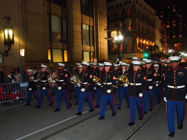 mardi-gras-parade-new-orleans-2.jpg