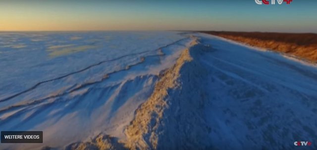 giant-ice-wall-russia-china-border-2.jpg
