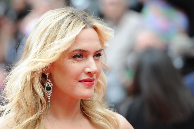 beauty-2014-03-kate-winslet-fine-lines-aging-divergent-makeup-main.jpg