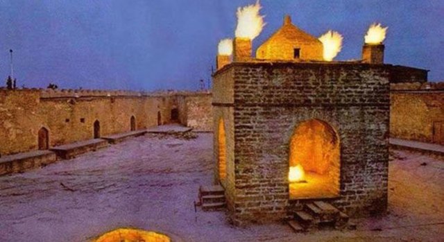 discover-the-fire(ateshgah-and-yanardagh)-01.jpg